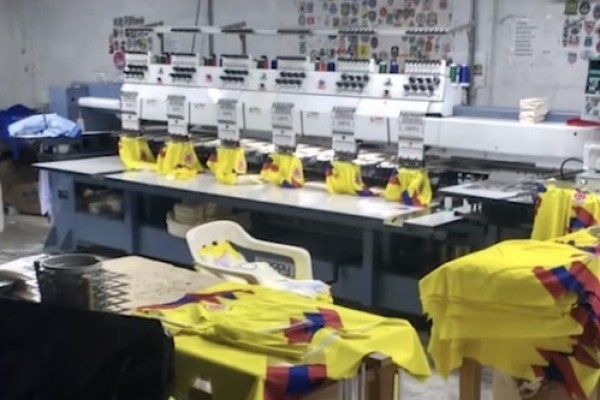 Tenga cuidado producir o vender camisetas de la Selección Colombia sin permiso es delito