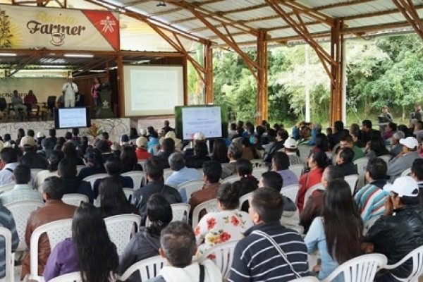 Gobernación del Huila presentó resultados de Huellas Ambientales para producción de café