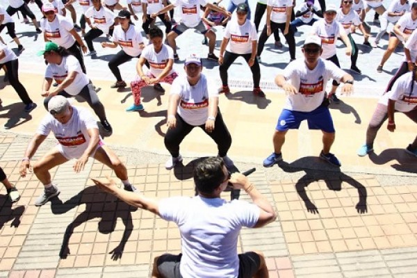 Centenares de deportistas se unieron en la Maratón Fitness de Comfamiliar