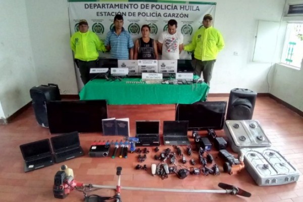 Operación “LOS PC” los capturaron por robar instituciones educativas