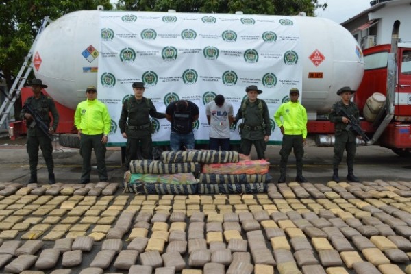 Gigantesco cargamento cayó en Gigante Huila
