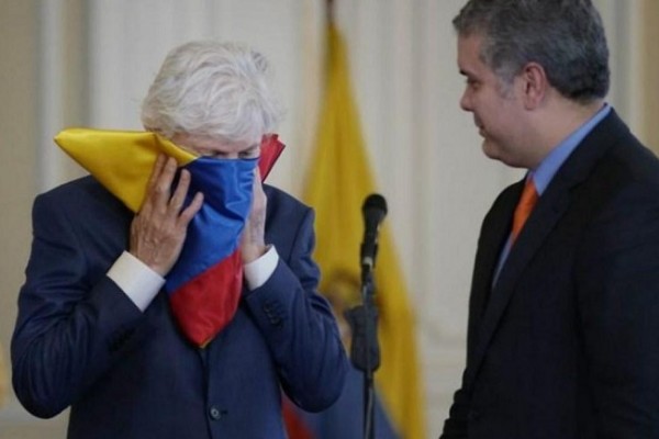 Emotivo reconocimiento a Pekerman