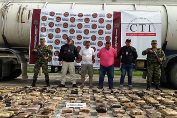 Incautan 900 kilos de marihuana en carreteras del Huila