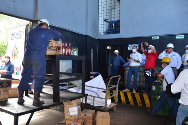 Gobernación del Huila destruyó licor de contrabando y adulterado