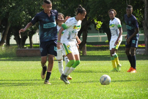 El Huila Femenino disputó su primer partido de práctica