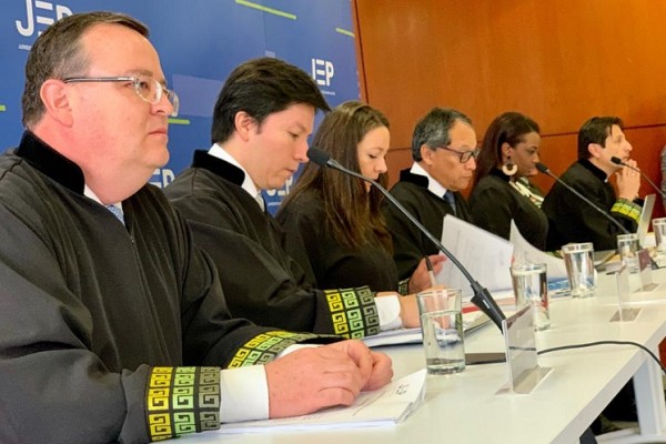 ¿Cuáles son los artículos de la ley estatutaria de la JEP y porqué el presidente los objetó?