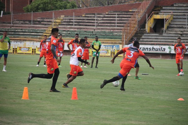 El Huila estrenará técnico ante el Junior
