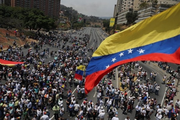 Primero de mayo pasado por nuevas marchas en Venezuela