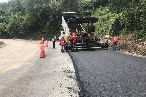 En un 43% avanza la pavimentación de la vía La Plata-Belén