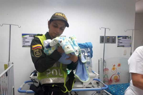 Un Bebé fue abandonado en una bolsa de basura en Garzón