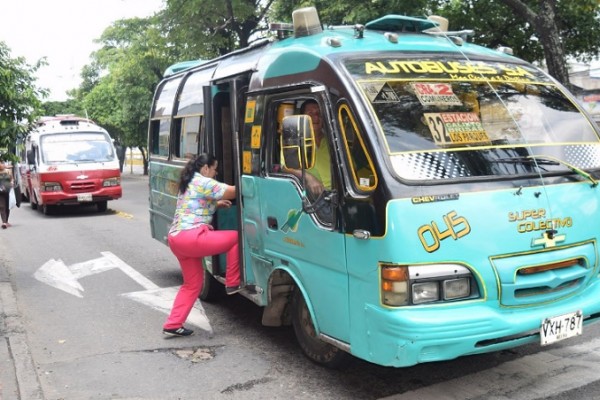 Tras varias horas de discusión se levantó paro transportador en Neiva