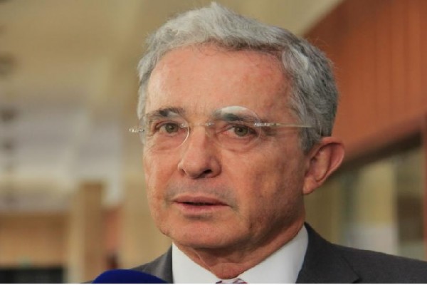 Indagatoria del senador Álvaro Uribe es vista por el uribismo como jugada electoral
