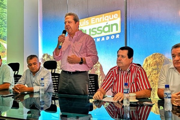 Líderes de los movimientos agrarios del Huila apoyan a Dussán para la gobernación