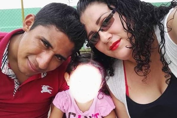 En cuidados intensivos hombre apuñalado por su esposa