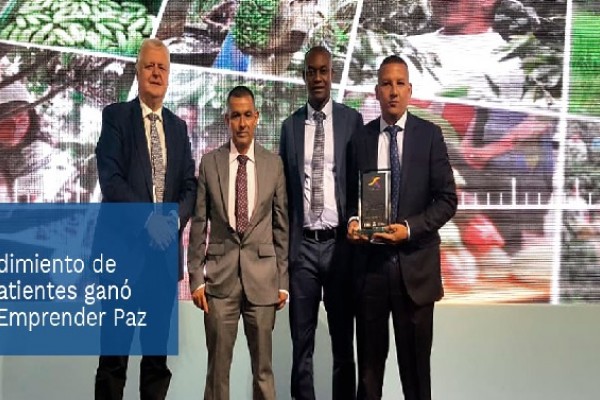 Excombatientes ganaron premio Emprender Paz 2019