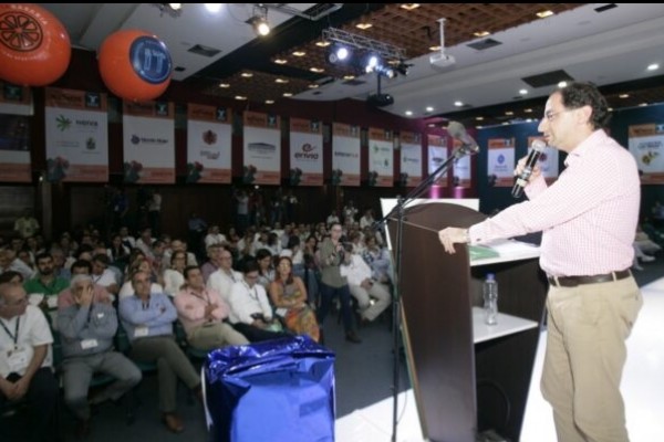 Segundo día del Congreso Nacional de Comerciantes en Neiva