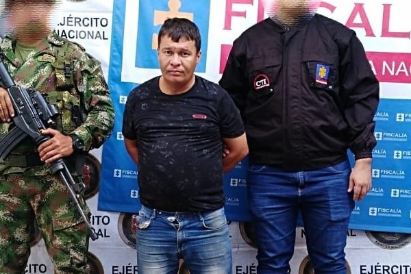 Con cuchillo en mano atracó a su víctima
