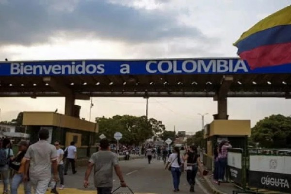 Gobierno evalúa cierre de frontera con Venezuela por riesgos electorales