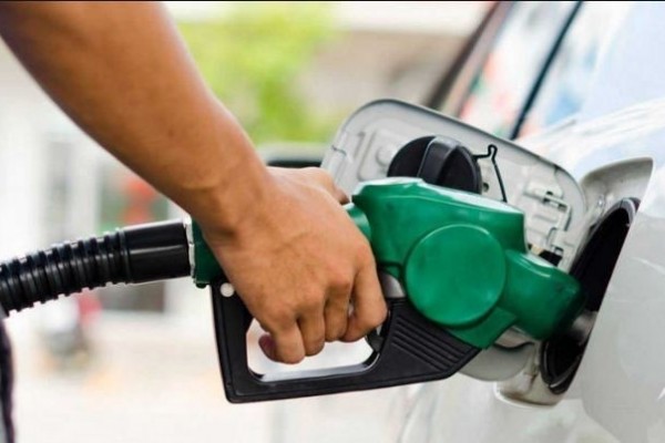 Bajan los precios de la gasolina corriente y del diésel en Colombia