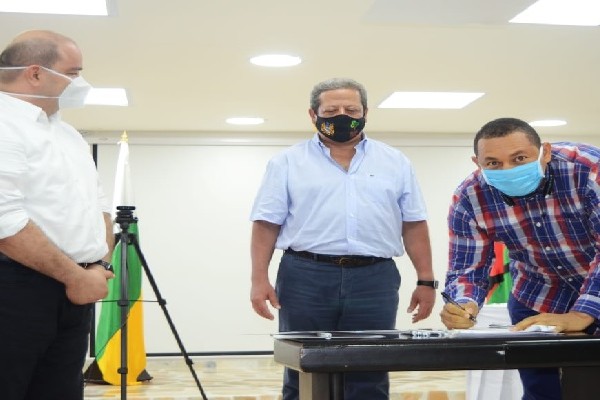 Primeros beneficiados del Fondo de Reactivación Económica del Huila
