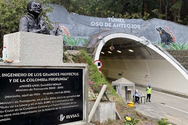 Hoy se inauguró la megaobra del túnel de La Línea