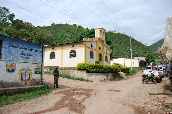 Obras de pavimentación, alumbrado público y atención en salud tendrá comunidad de Aipecito.