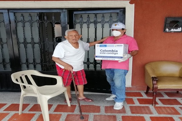 Inicia entrega de ayudas humanitarias a adultos mayores en Neiva