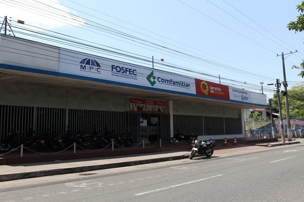 Más de 1.800 millones de pesos entregará Comfamiliar a cesantes en el Huila