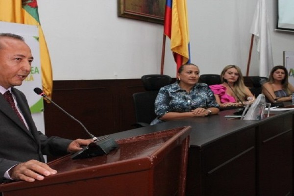 Contralor Departamental denuncia persecución política