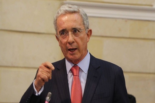 Uribe propone elevarle impuesto a personas con ingresos altos