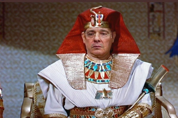 Los memes por supuesta descendencia de Uribe de faraón de Egipto