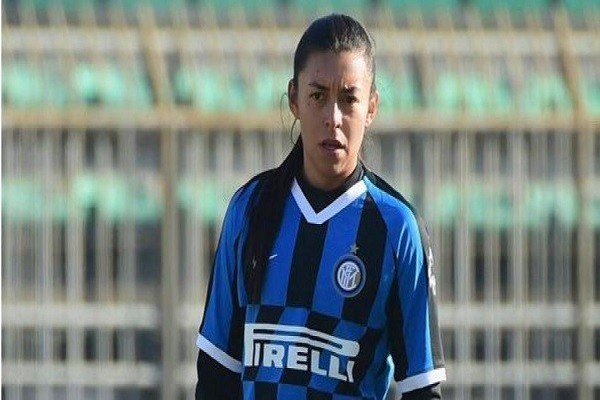 Yoreli Rincón envió vainazos por poco apoyo al fútbol femenino