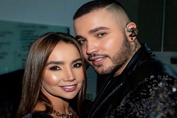 Paola Jara y Jessi Uribe en los Latín American Music Awards