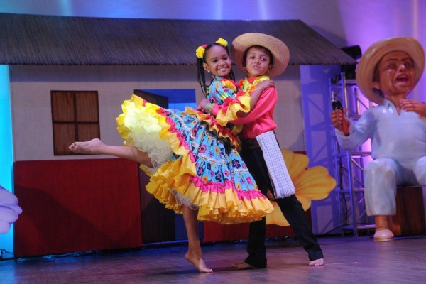 Opitas disfrutaron de pasillos y rumba campesina