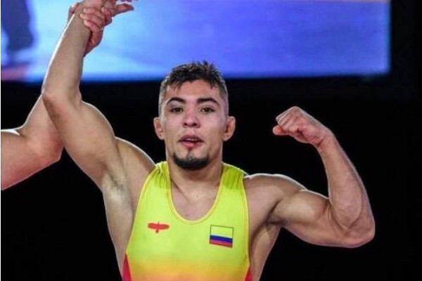 Llegó el momento, hoy debuta el huilense Julián Horta