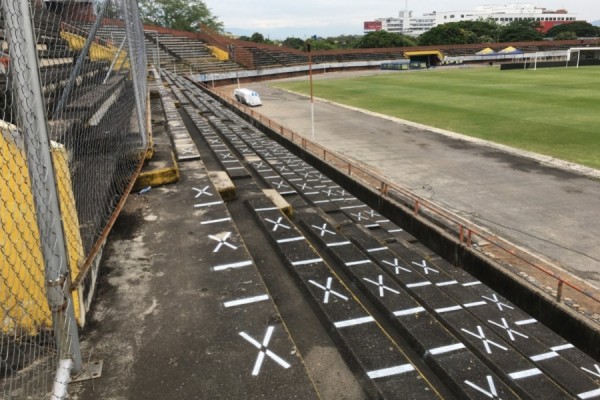 Vuelven los hinchas al "Guillermo Plazas Alcid"