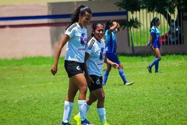 Brillante debut de huilenses en el fútbol femenino mexicano