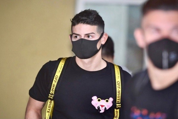 Rafael Benítez dice que James Rodríguez podría ser positivo para Covid-19