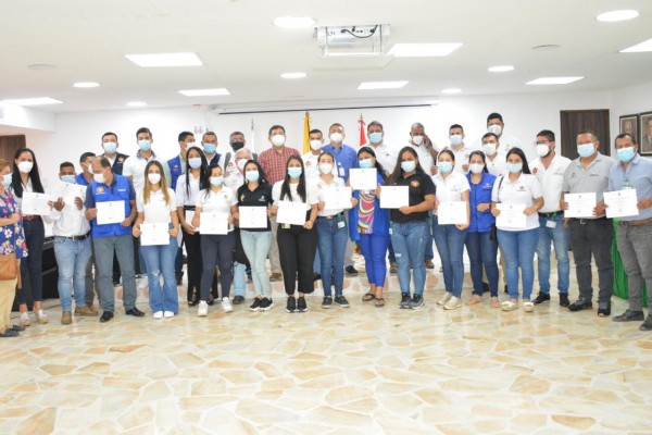 35 nuevos técnicos de saneamiento en agua potable para el Huila