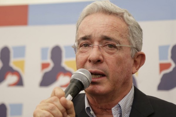 Candidato al que Uribe apoyará