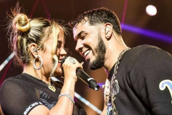 Pillan a Karol G y a Anuel en cita