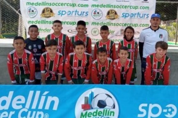 Semillitas FC en la semifinal en Medellín