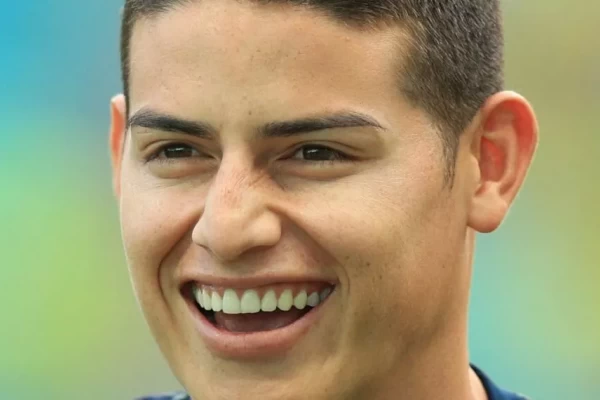 James se estrena como tío