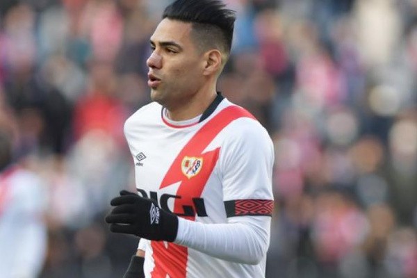 Emocionante momento: Falcao García Ovacionado por la hinchada