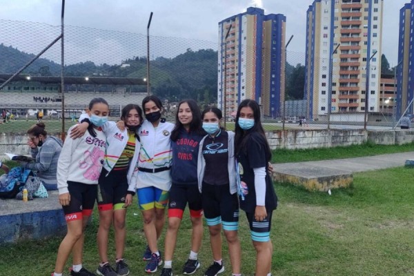 Patinadores huilenses en Torneo Nacional Interclubes
