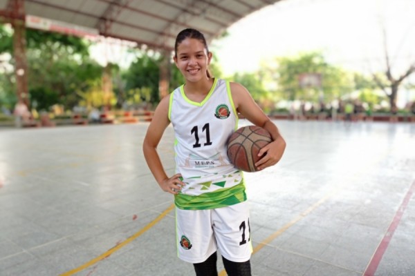 María del Sol Cuellar Bahamon, una promesa del baloncesto huilense