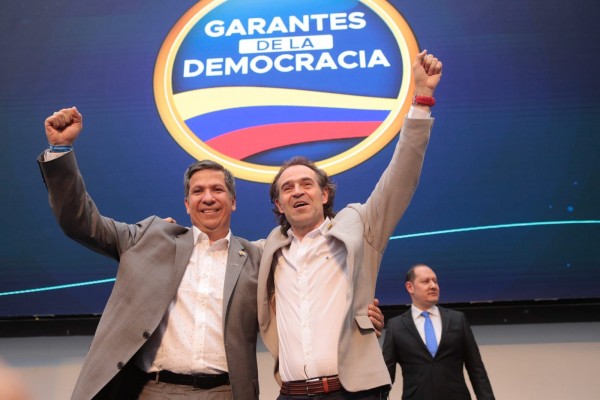 Fico Gutiérrez oficializó su inscripción junto a Rodrigo Lara