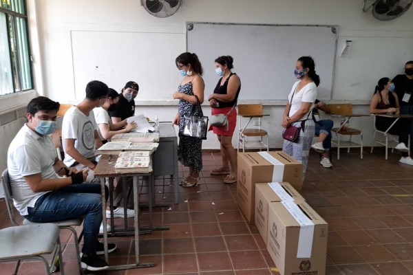 Más de un millón de votos aparecieron entre preconteo y escrutinio