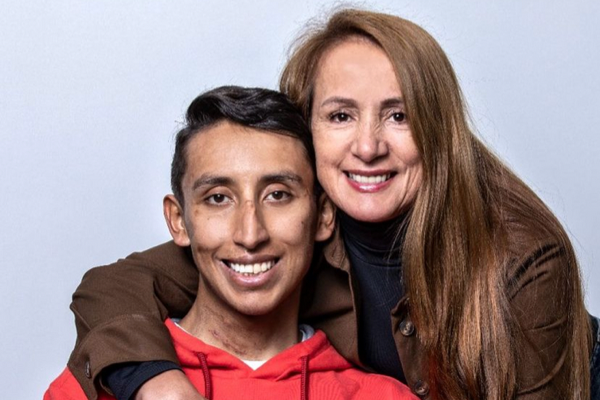 Madre de Egan Bernal tiene cáncer de seno