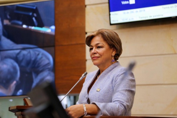 Puja por defender la curul